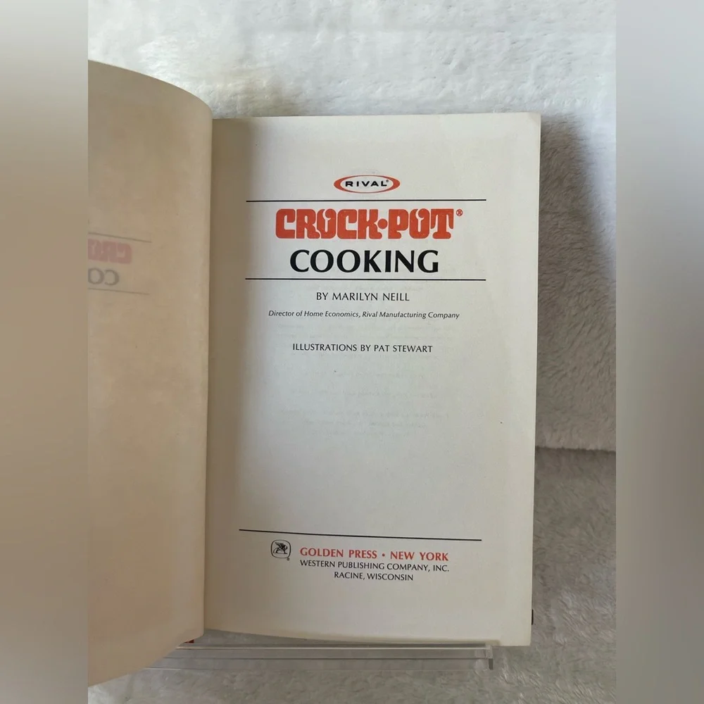 Crock-Pot Cooking cookbook by Marilyn Neill vintage 1975 edition by Golden Press